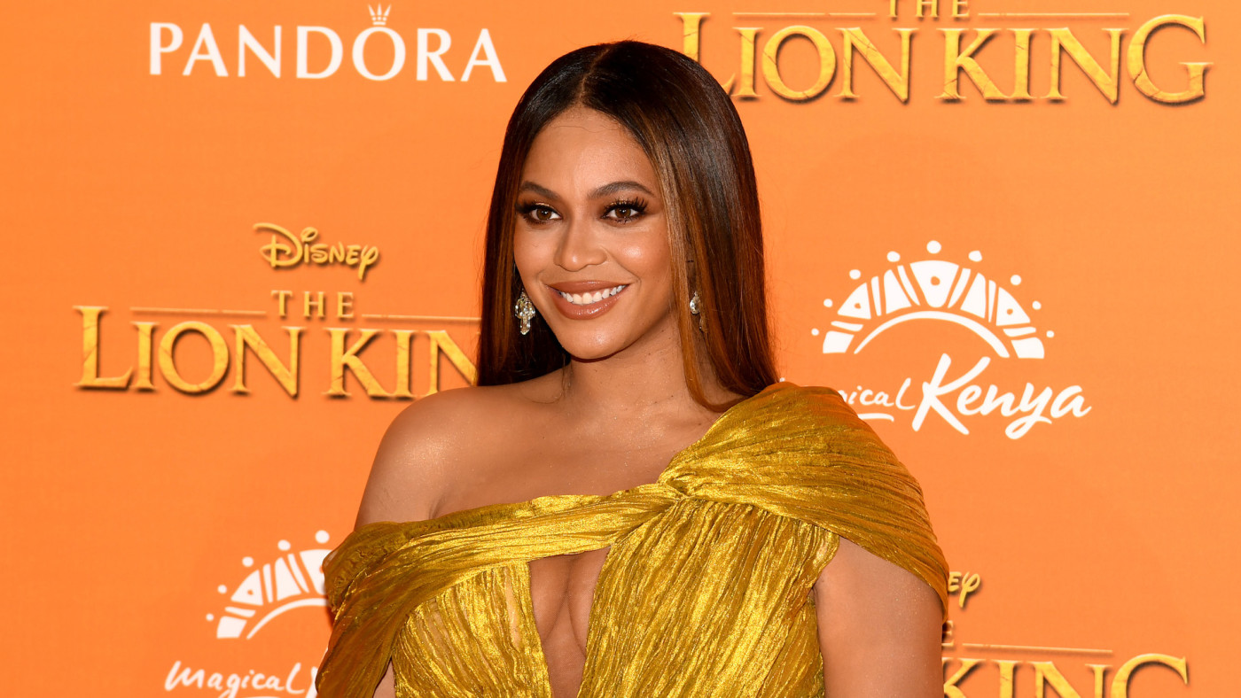 Michelle Obama Presents Beyonce With Humanitarian Award At 2020 Bet Awards Complex
