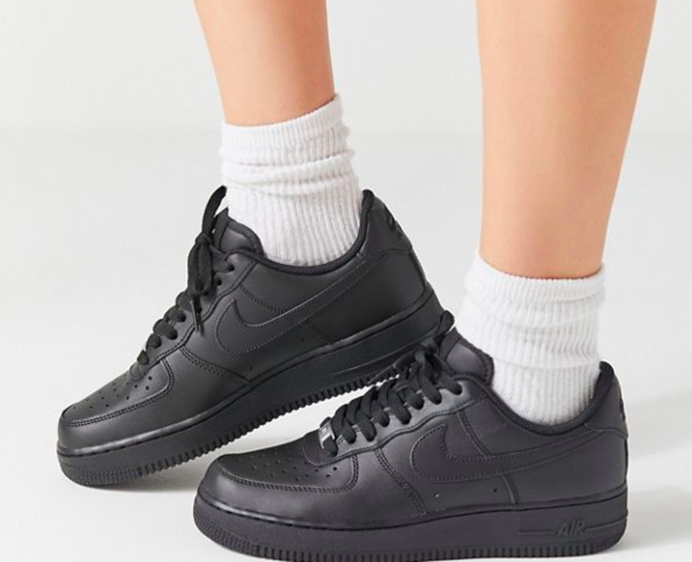 women's nike black air force 1 low trainers