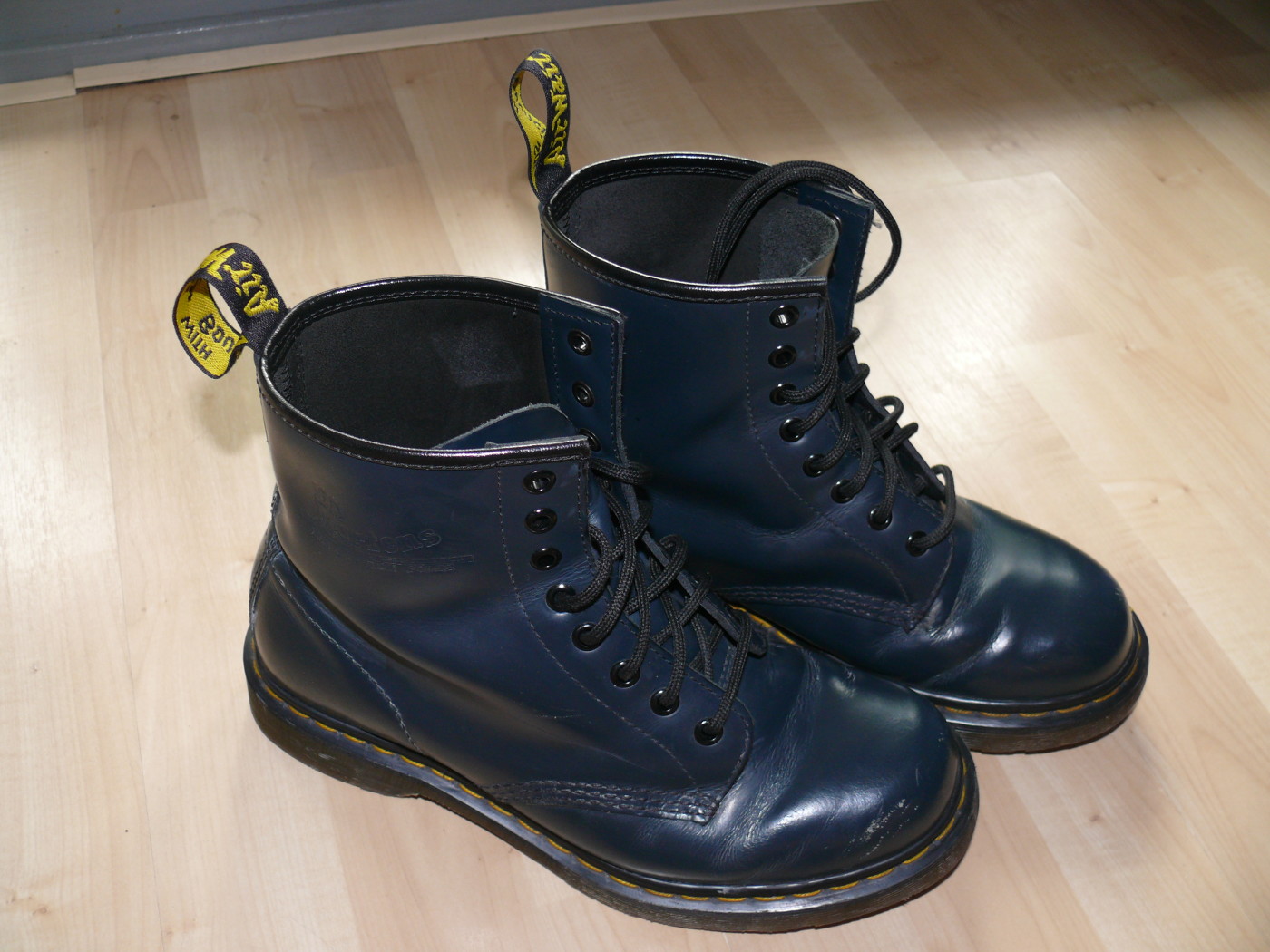 90s fashion boots