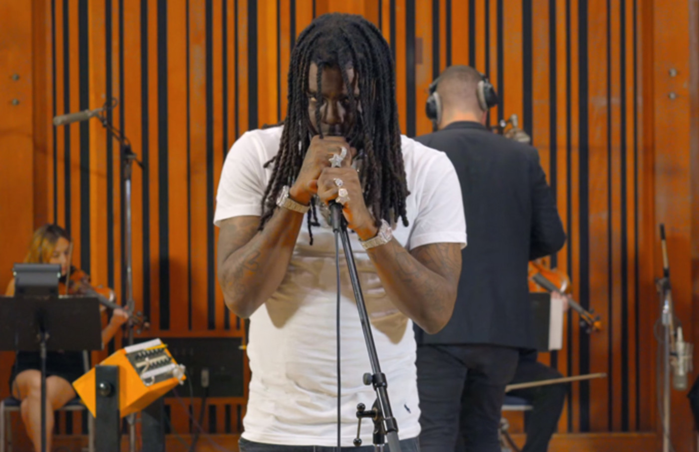 Watch Chief Keef Perform Love Sosa Belieber And Faneto With An Orchestra Complex - chief keef loave sosa roblox id