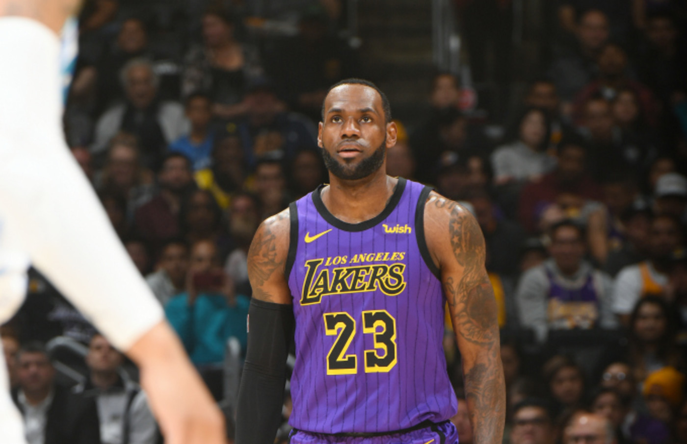 lebron shirt off