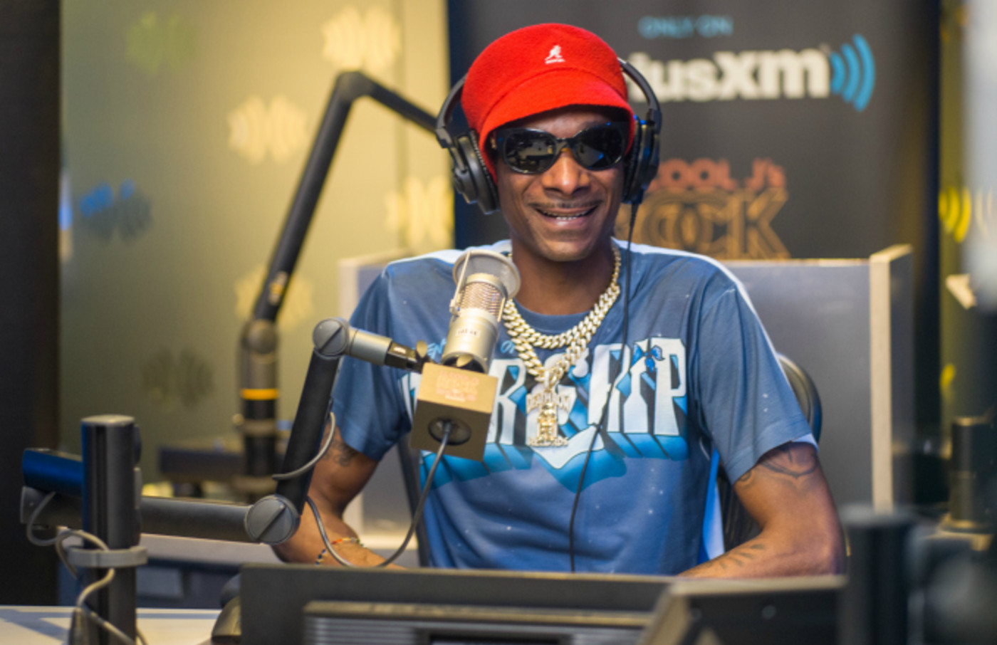 Snoop Dogg Continues To Troll 6ix9ine With Lilo Snitch Meme