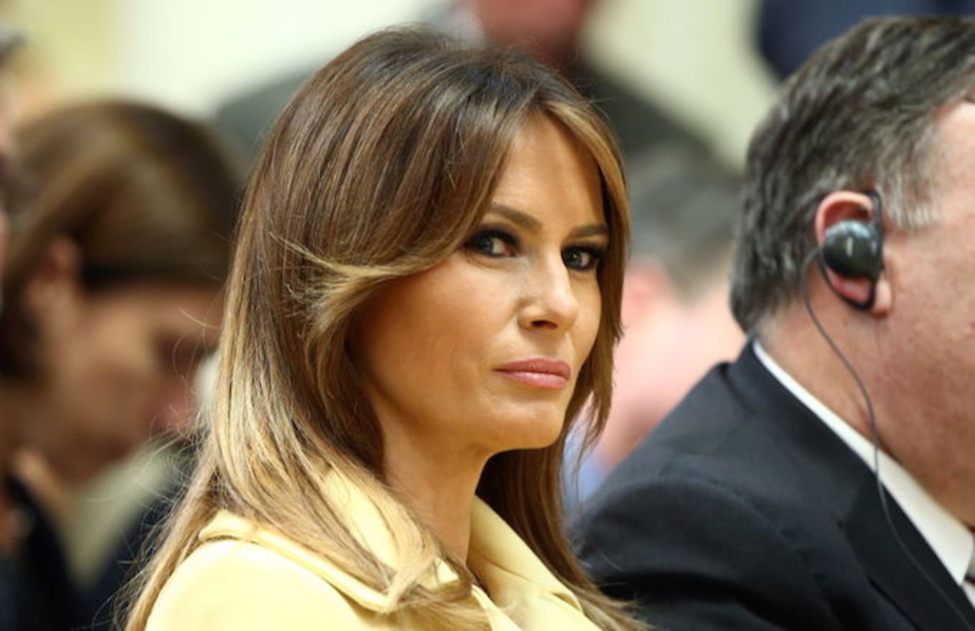 Melania Clearly Doesn T Know How To Garden In This New Summer Meme Complex