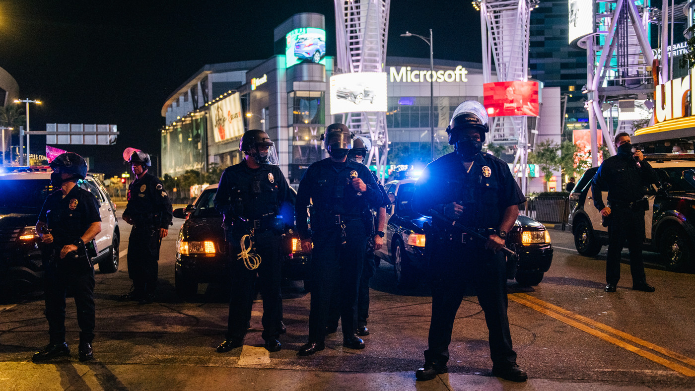 Lakers Fans Arrested Outside Staples Center Following Title Win Complex