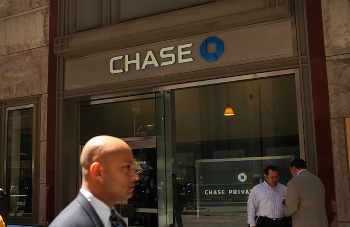 Chase Bank Cancels Credit Card Debt For Canadian Customers Complex