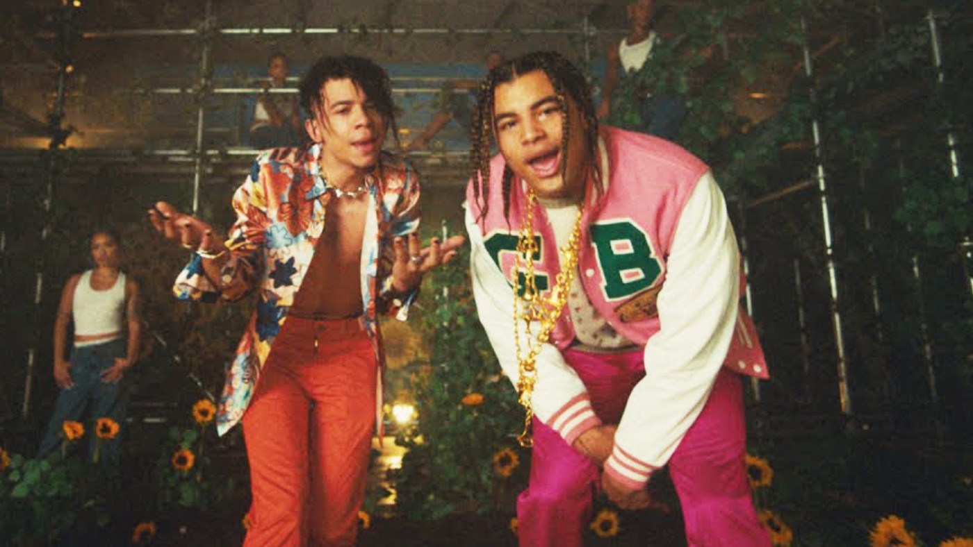 How 24kgoldn Iann Dior S Mood Became One Of The World S Biggest Songs Complex 24kgoldn and iann dior are in a pretty good mood as their hit keeps skyrocketing up the billboard hot 100, with a peak spot at no. how 24kgoldn iann dior s mood