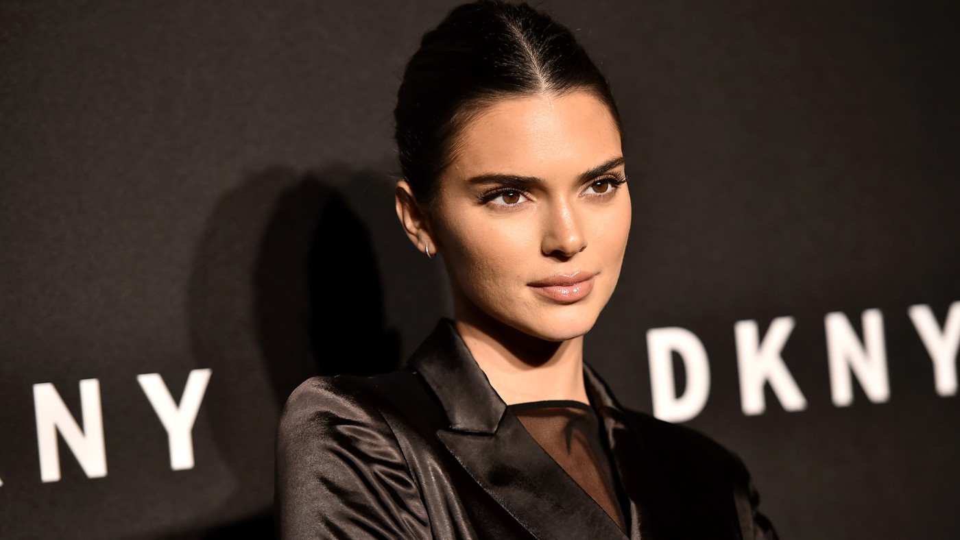 Kendall Jenner Hit With 150 000 Lawsuit Over Instagram Video Complex