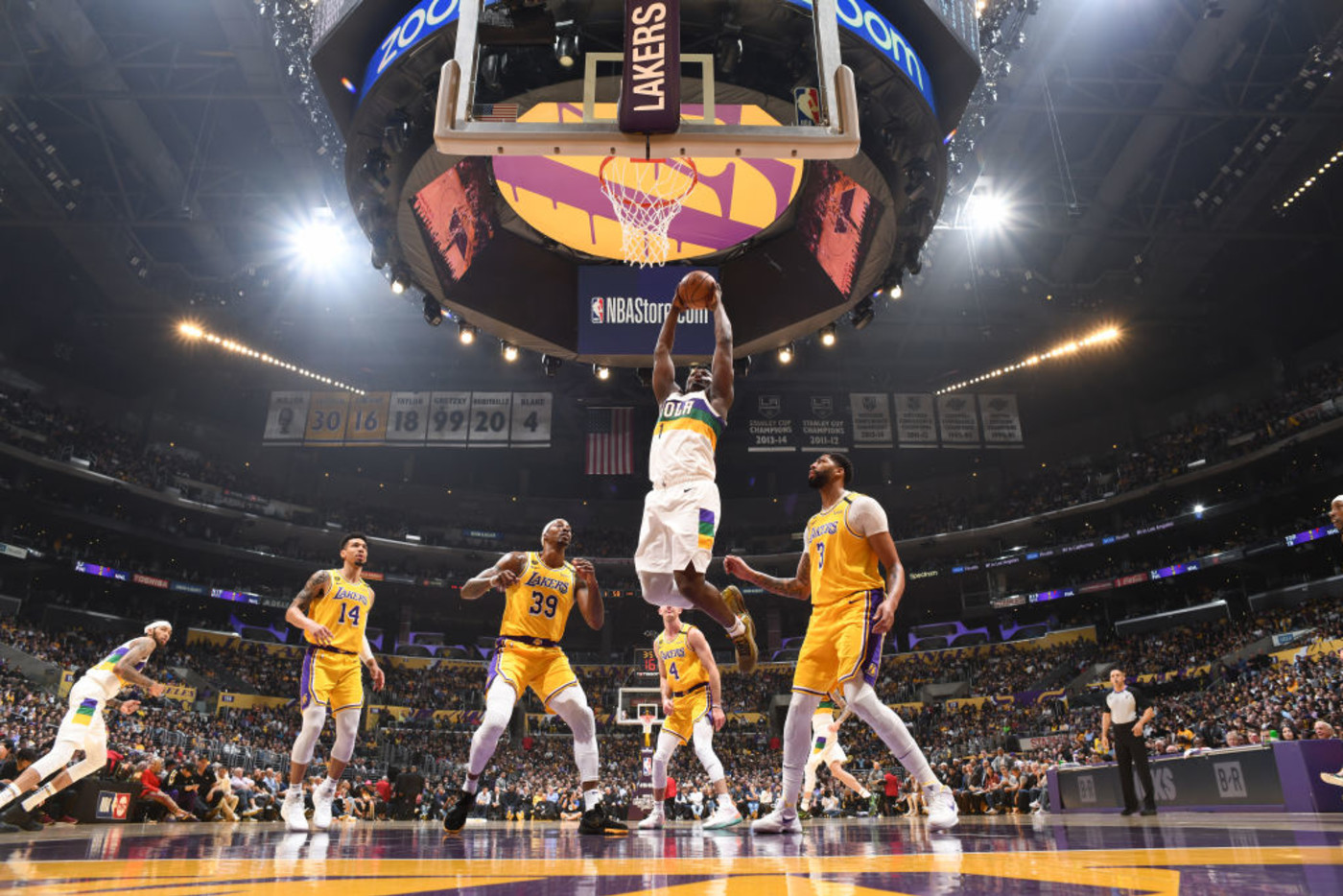 We Need A Lakers Pelicans Playoffs Series And 7 More Observations From Tuesday S Game Complex