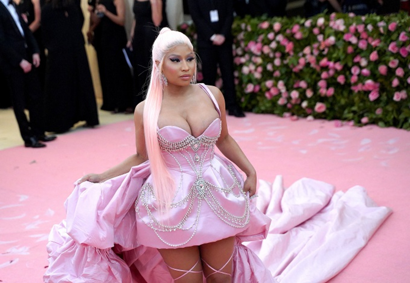 Nicki Minaj Suggests She Prefers White Over Black Media ...