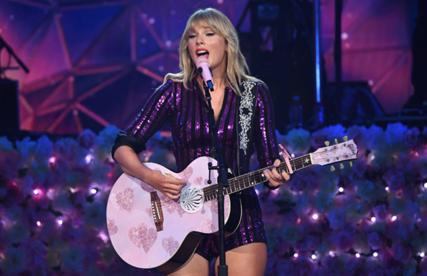 Taylor Swift's 'Lover' First-Day Sales Are More Than Any ...