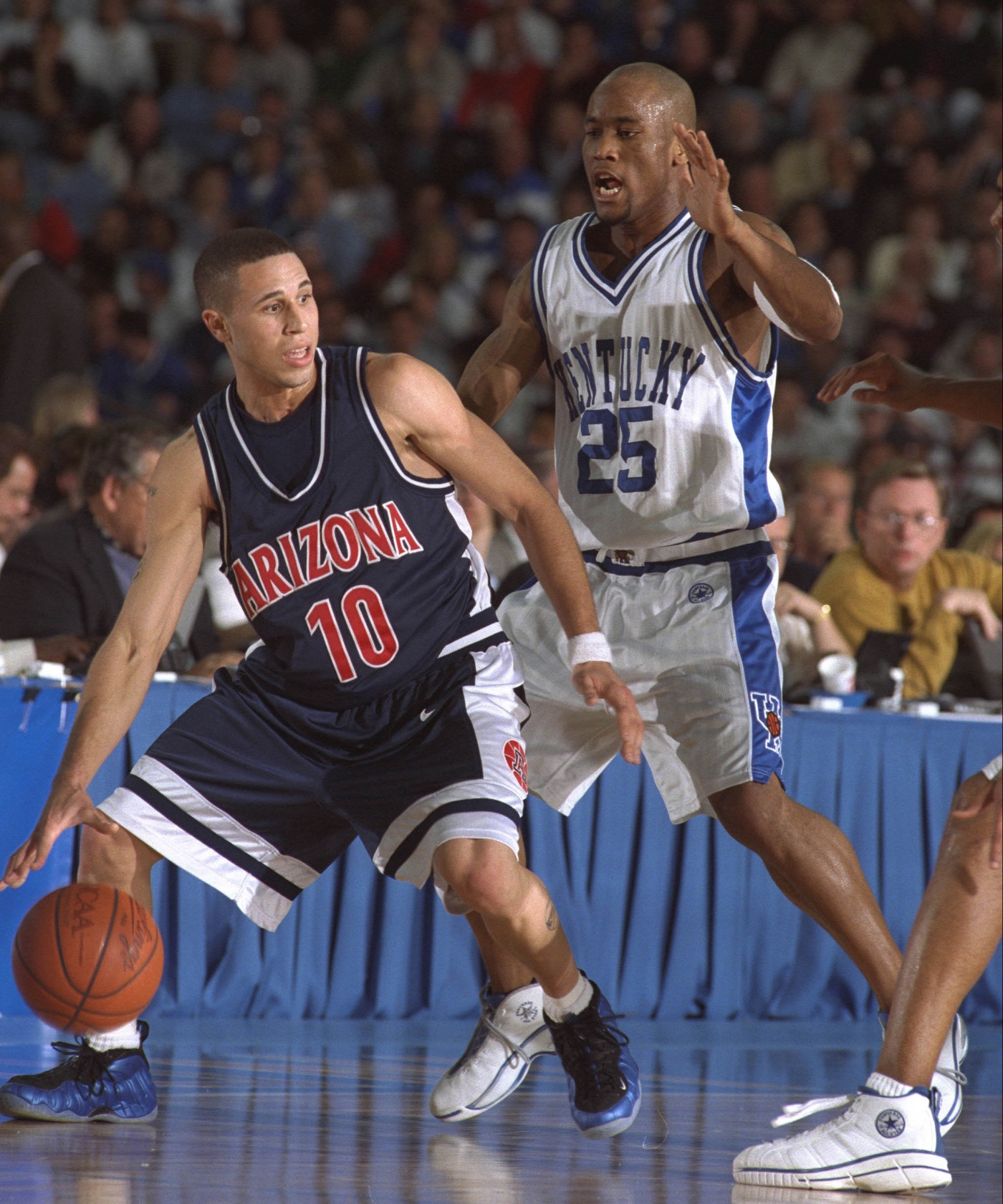 penny hardaway wearing foamposite