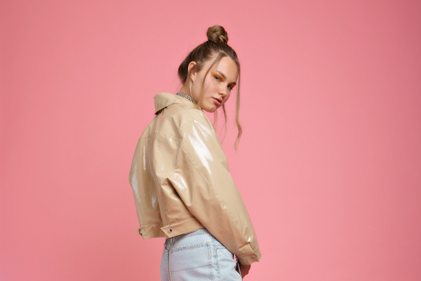 Premiere Emerging Singer Moli Reflects On Short Term Dating On Didn T Mean To Complex Uk Mili also known as mili nair (born 7 april) is a singer, songwriter from india. premiere emerging singer moli reflects on short term dating on didn t mean to