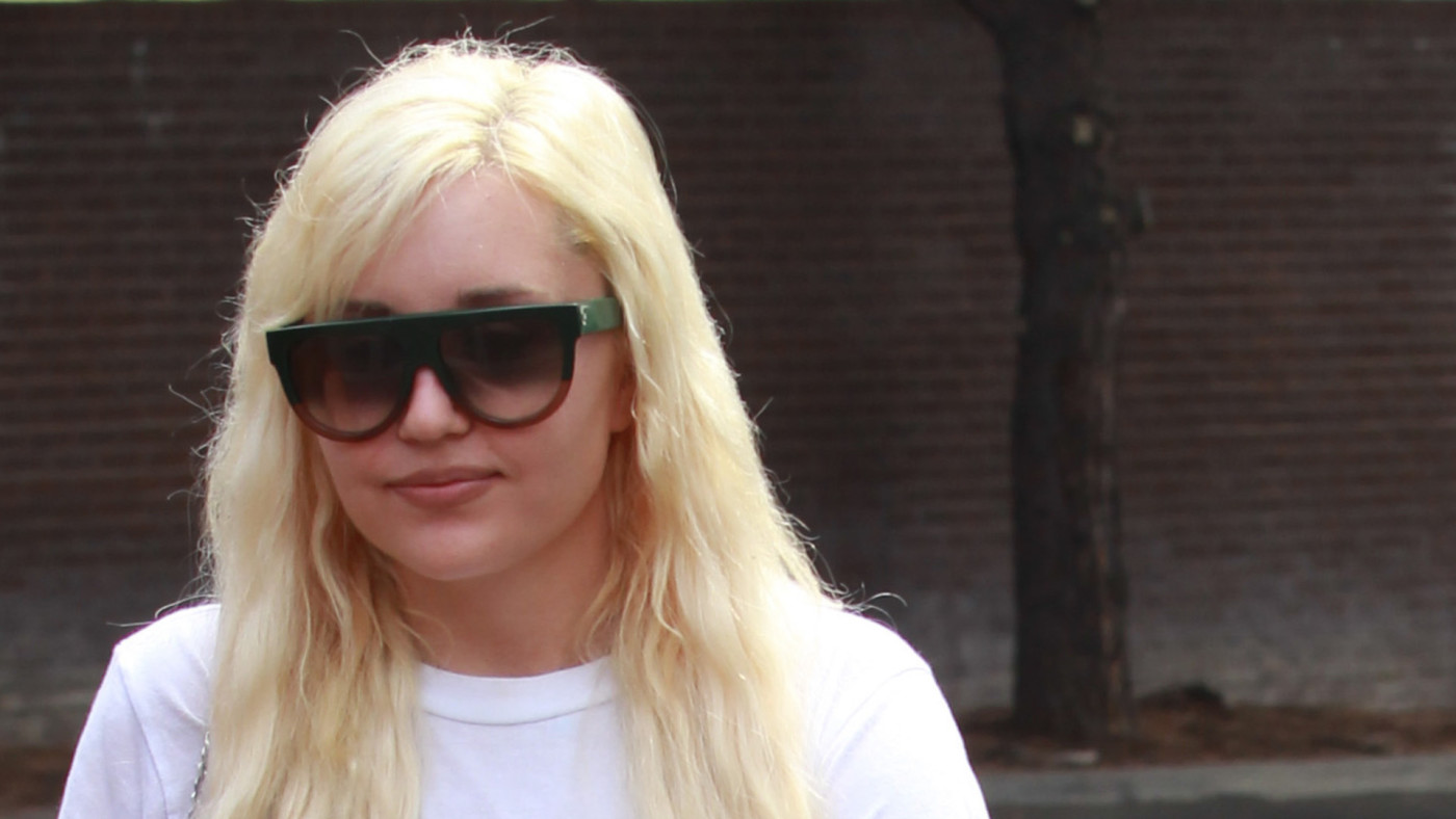 Amanda Bynes Announces She S Pregnant With First Child Complex