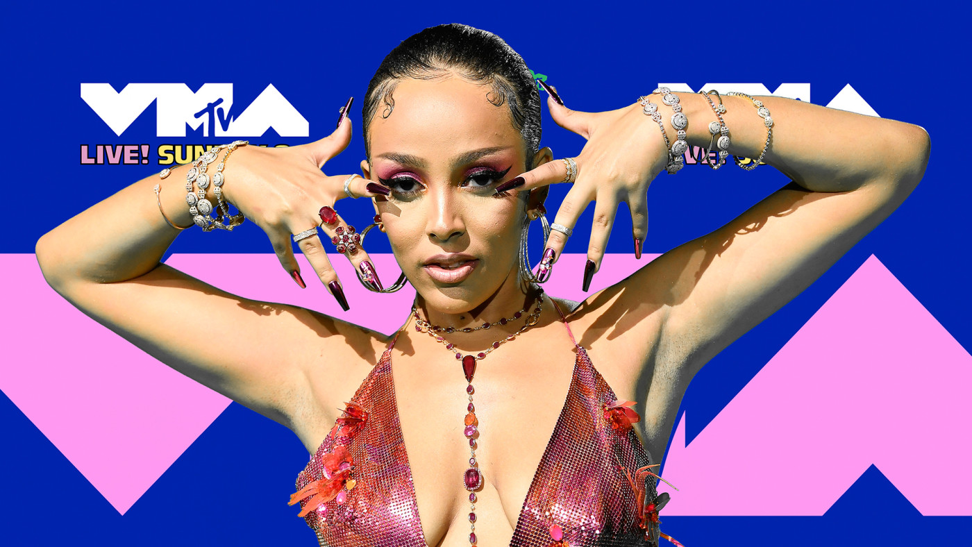 Doja Cat Says She Isn't Interested in Beefing With Nas 'I Love Him