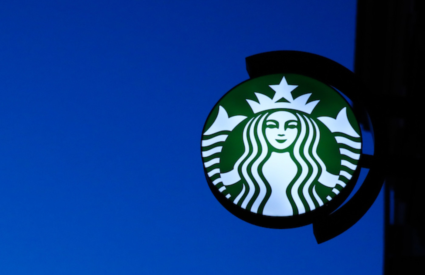 Former Starbucks Manager Alleges She Was Fired For Being White After Arrest Of 2 Black Men Complex