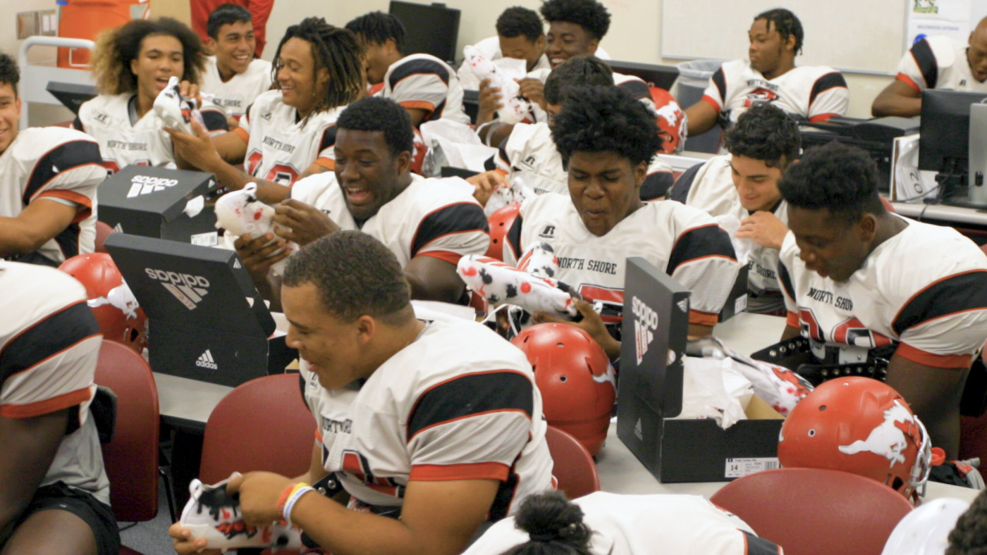 Adidas Surprises Texas No 1 Hs Football Team With Custom Cleats