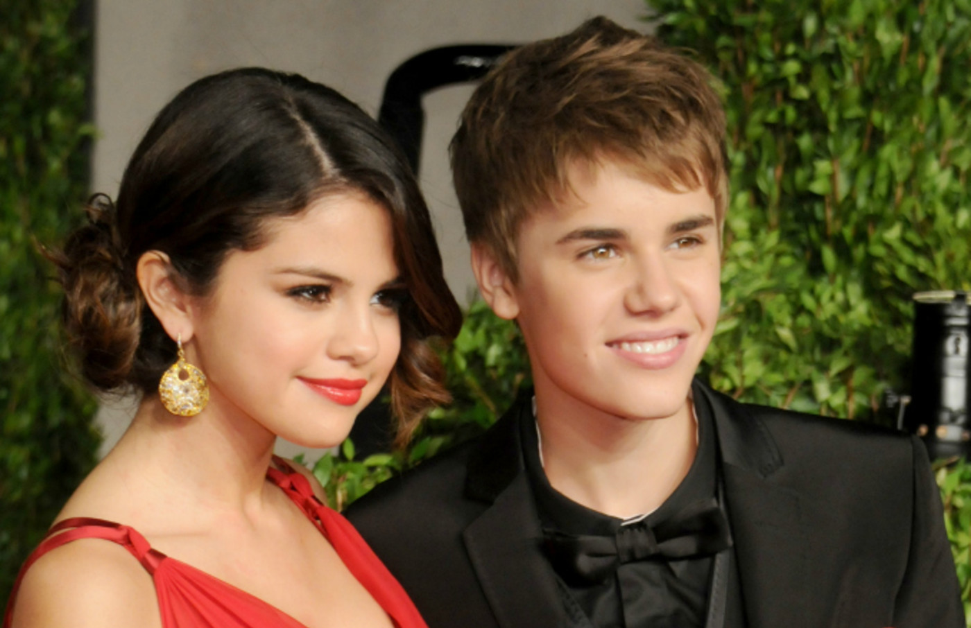 Selena Gomez's Hacked Instagram Account Shares Nude Bieber Photos | Complex