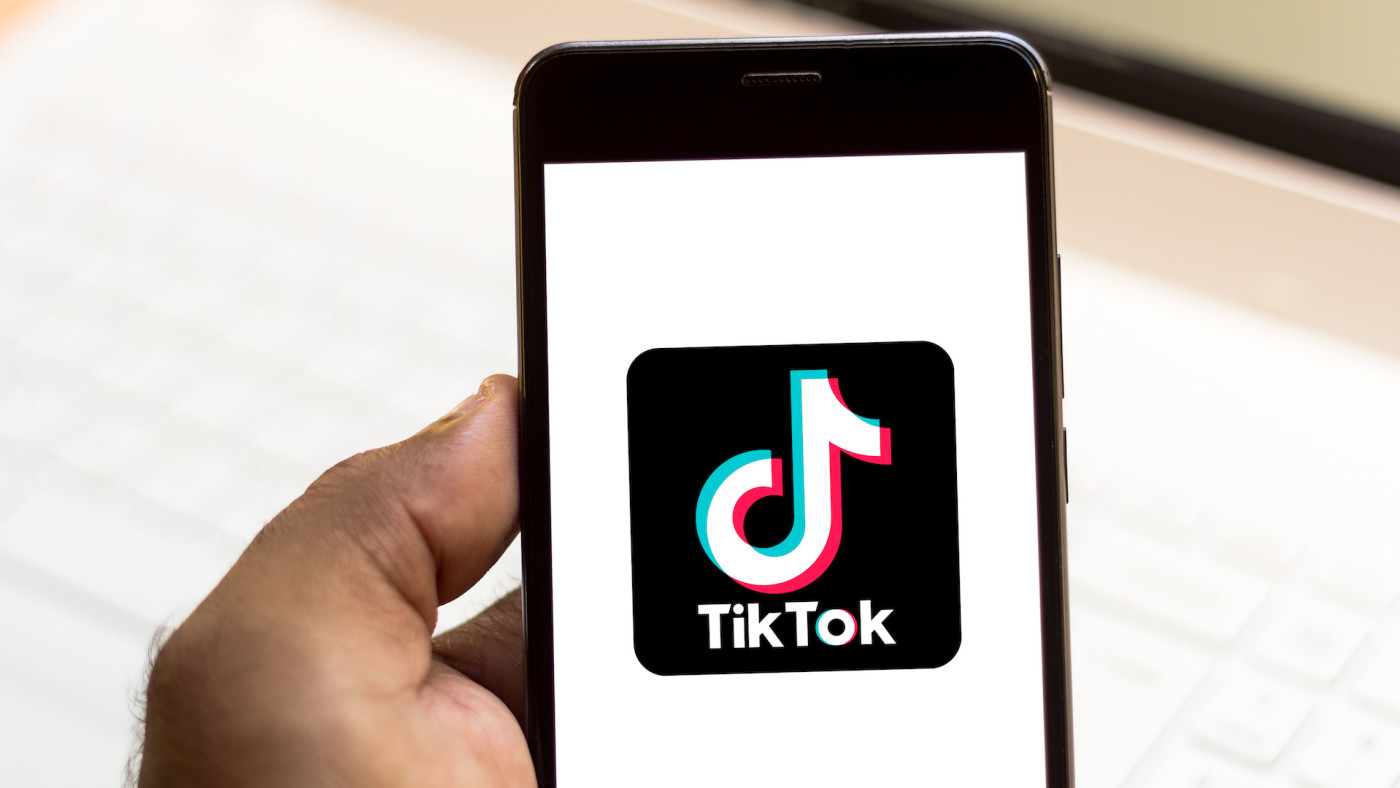 Teen Blesses Dad With Handmade Guide To Memes Phrases Tiktok And More Complex