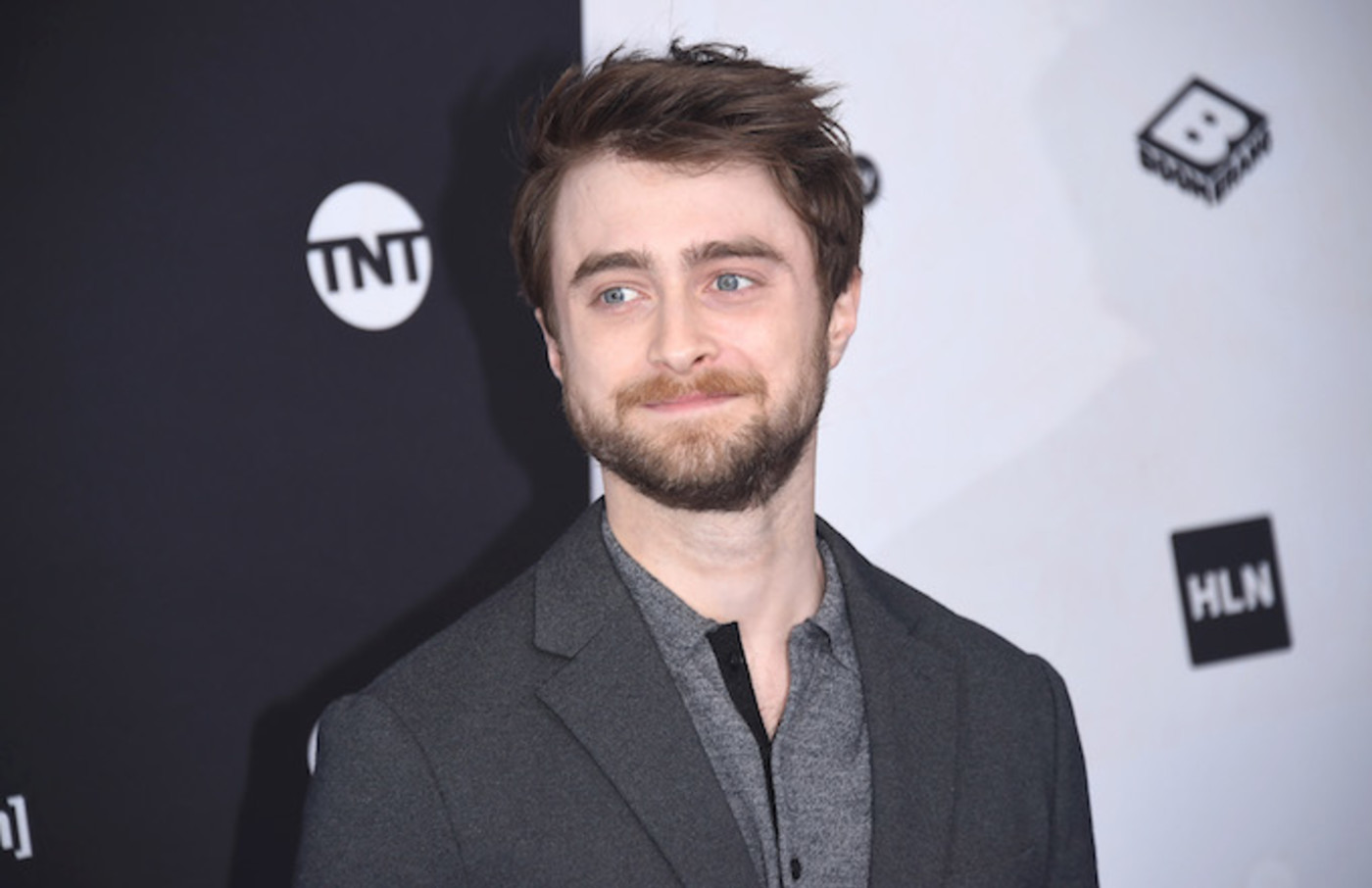 Photos Of Daniel Radcliffe S Guns Akimbo Shoot Spark A Memestorm Complex