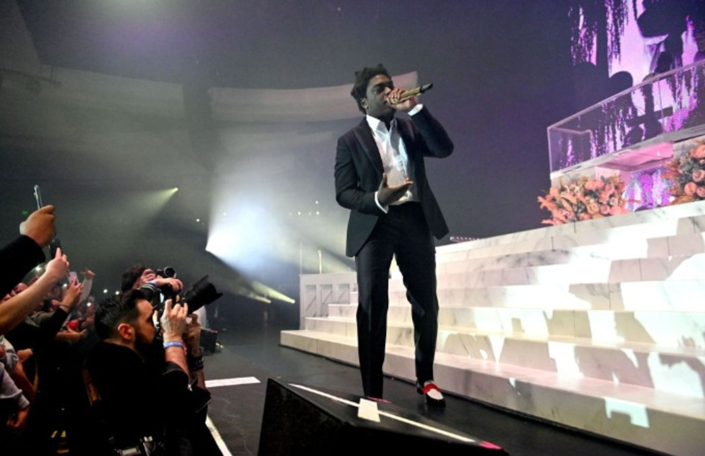 Kodak Black Donating Money And Gifts To Families In Need From