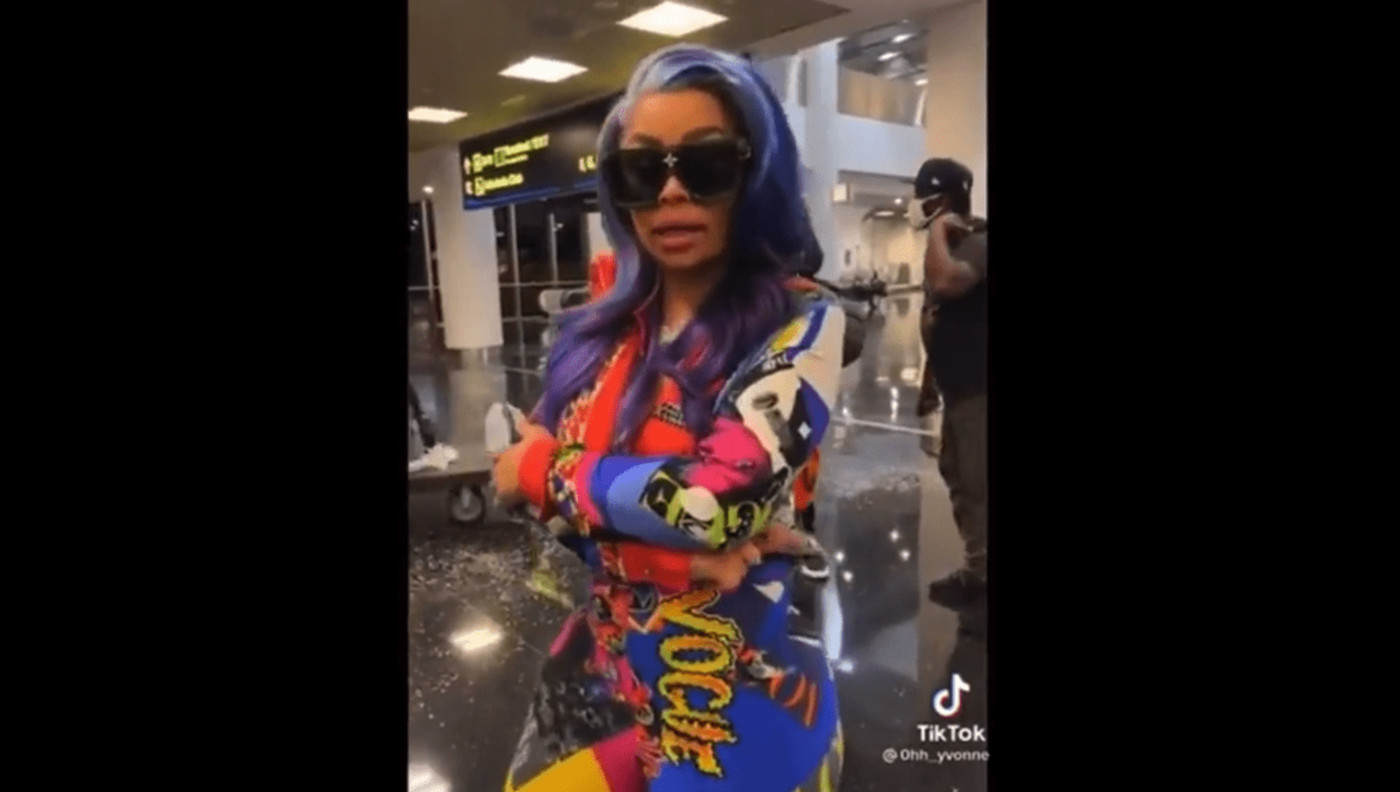 Blac Chyna Filmed Blasting Travelers In Airport Get The F Cking Vaccine Complex