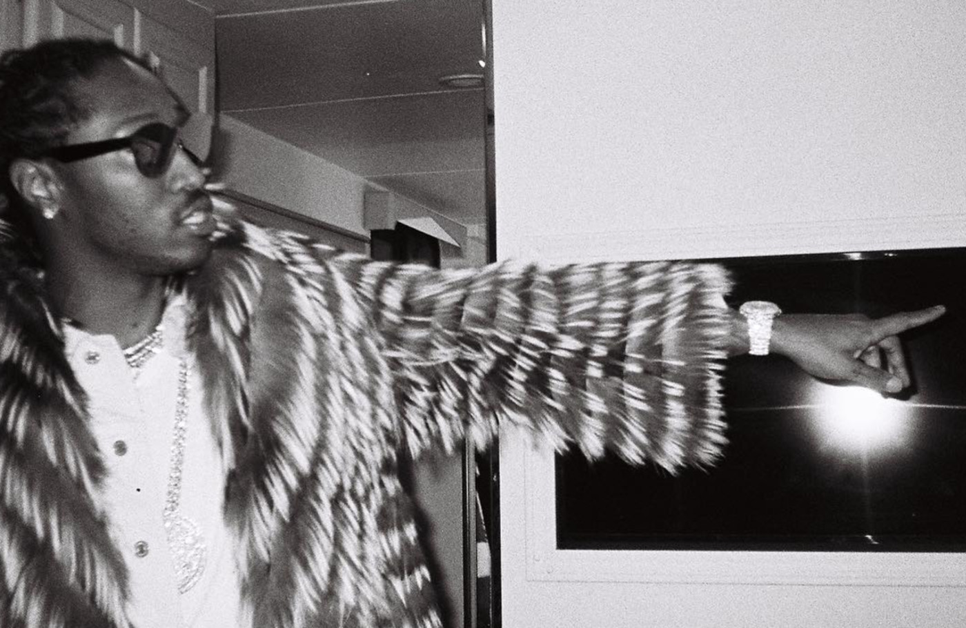 Future Fan Fights Off Security to Crash Stage During “March ...