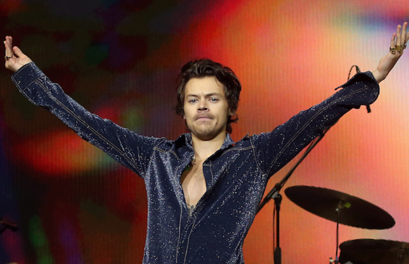 Harry Styles Debuts At No 1 On Billboard 200 With Fine Line Album Complex