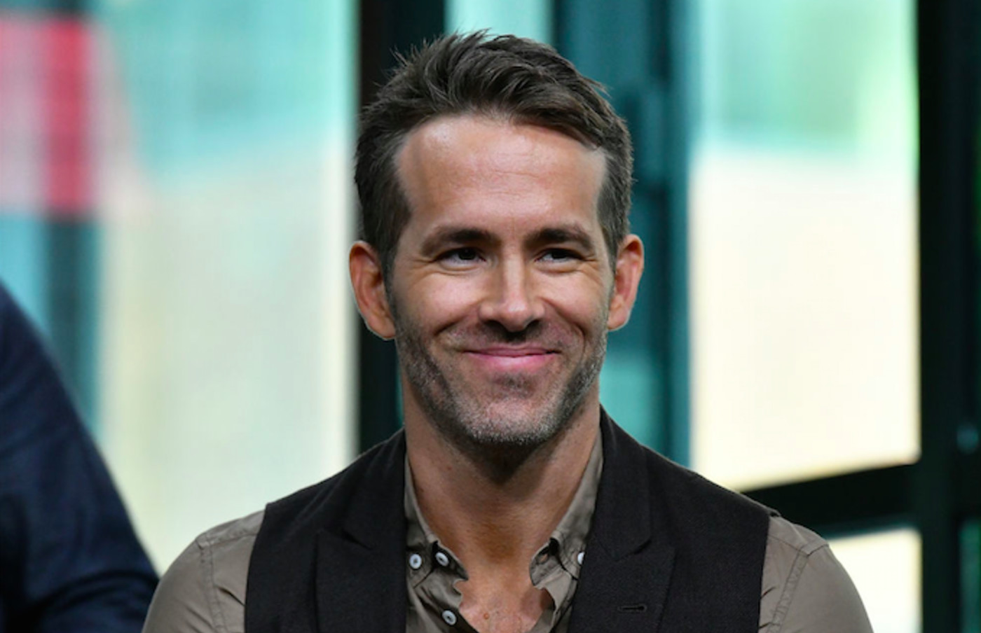 Ryan Reynolds and John Krasinski in Talks for New Movie ...