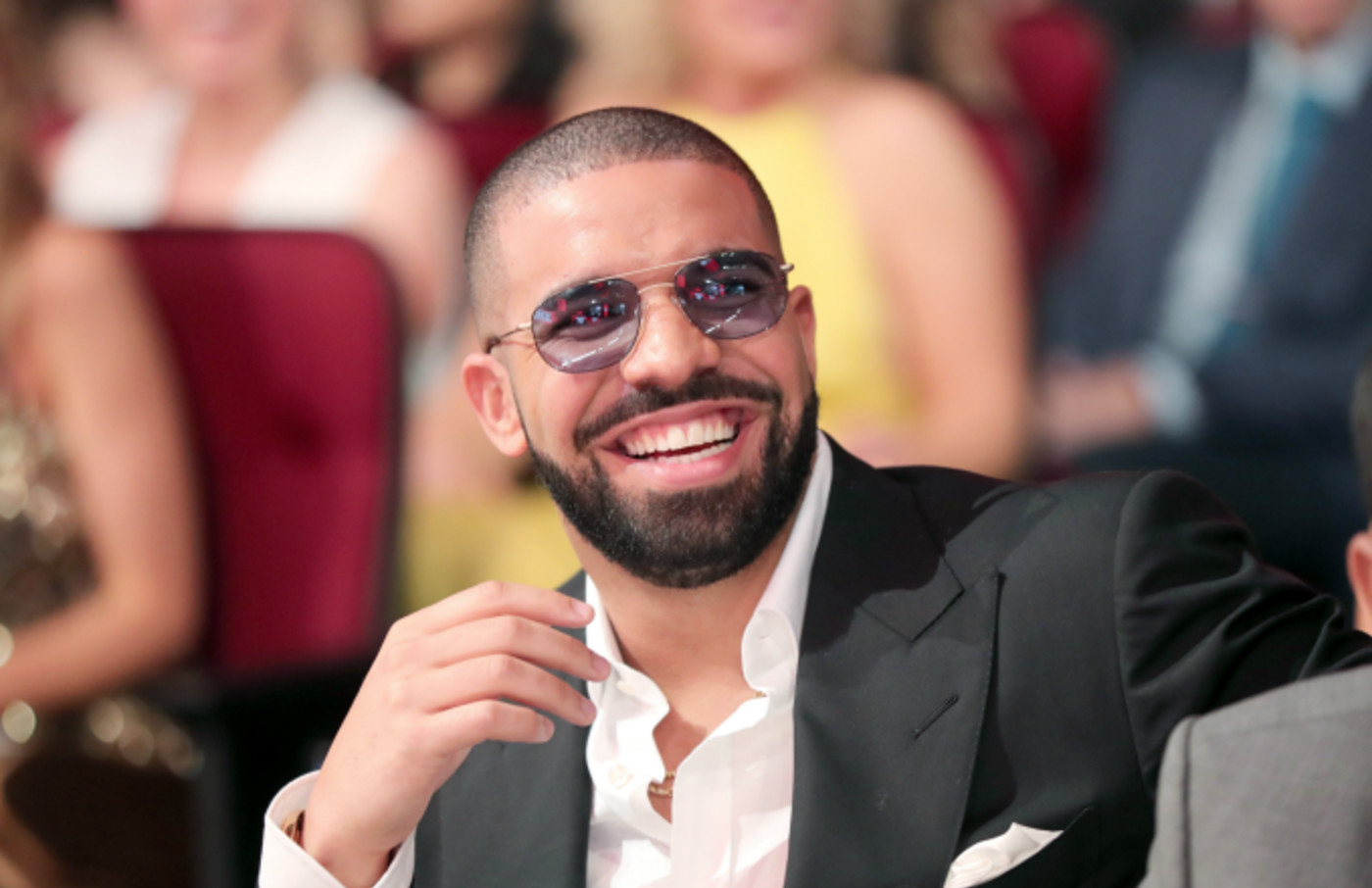 Drake Just Blessed Fans With 2 New Songs And He S Already Back In The Studio Complex