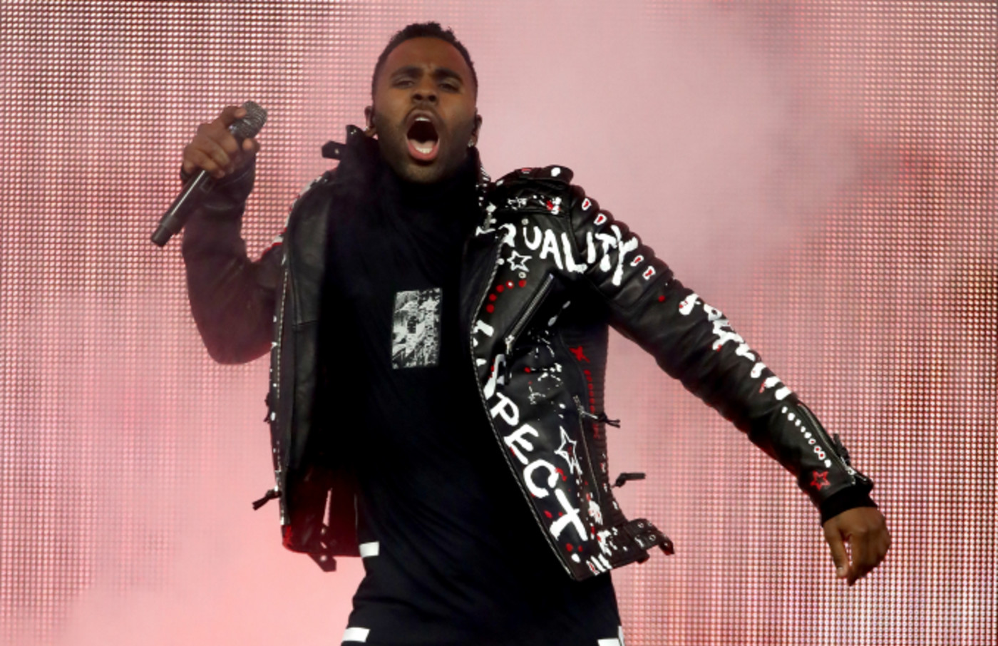 Jason Derulo Roasted Over Awkward Halftime Performance At Vikings Lions Game Complex