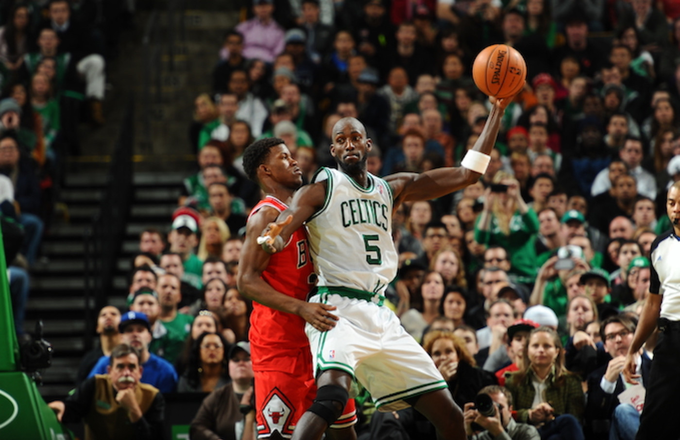 Kevin Garnett Dubs Jimmy Butler S Timberwolves Situation A Sh T Storm Complex