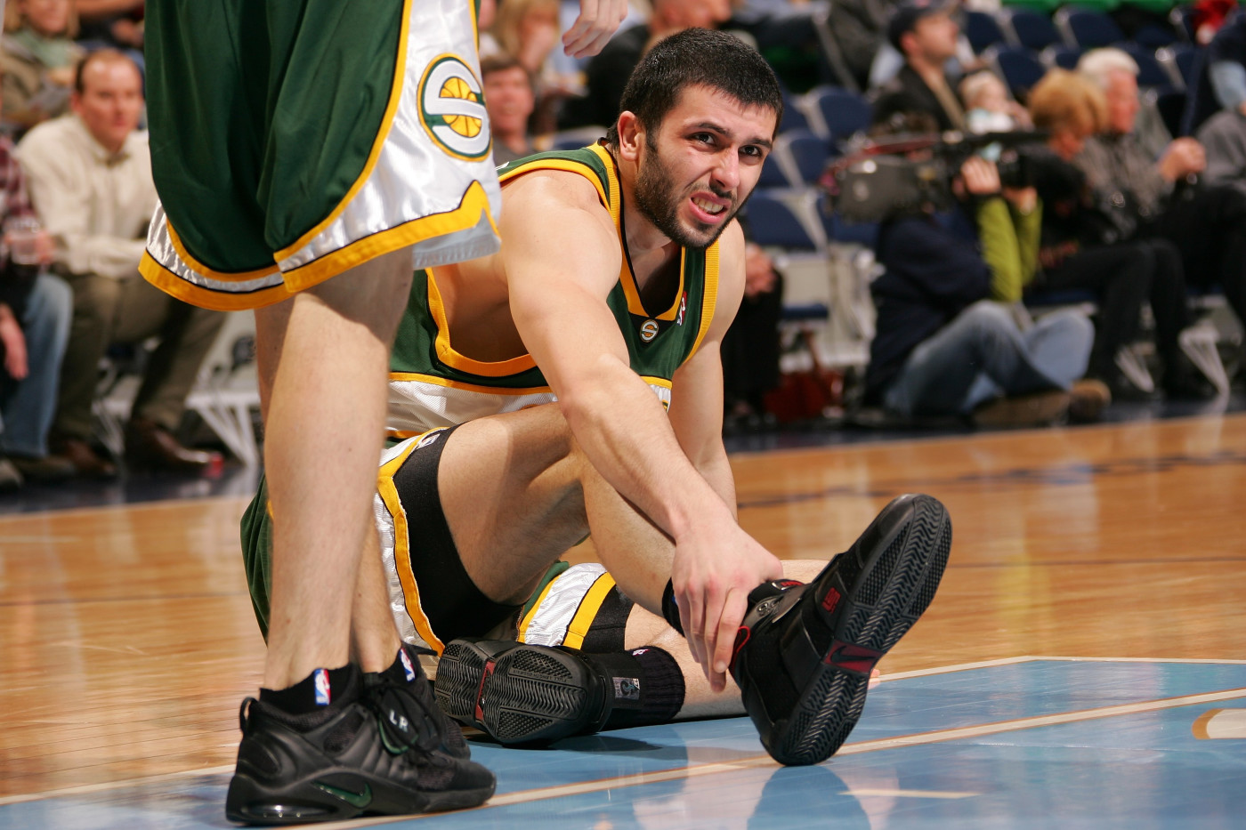12 Athletes Who Turned Down Mega Contracts and Missed Out on Millions ...