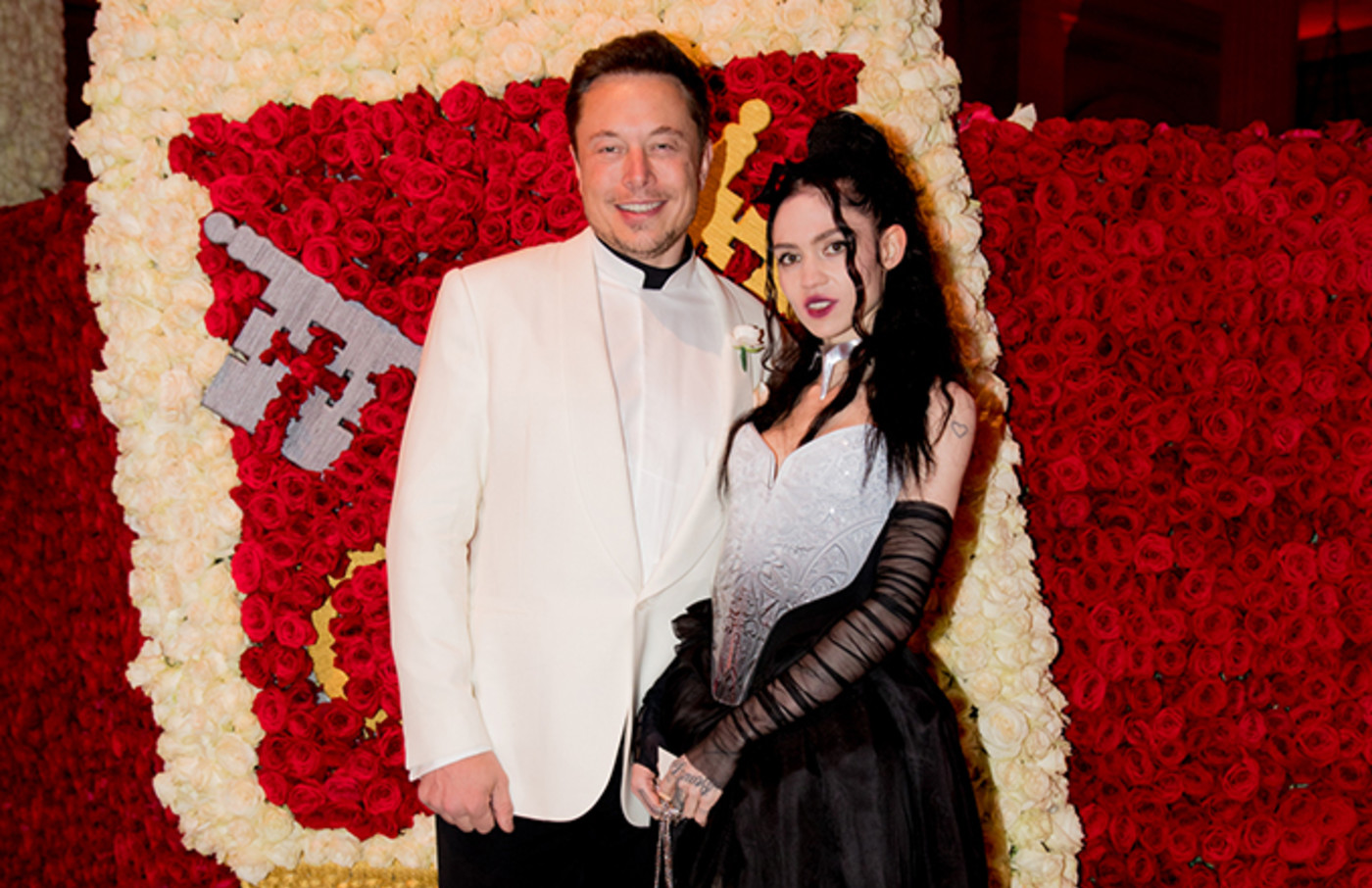 Een twittergebruiker vroeg hoe de twee hun zoontje hadden genoemd, waarop elon musk antwoordt: Tesla Investors Are Seeking to Subpoena Grimes and Azealia ...