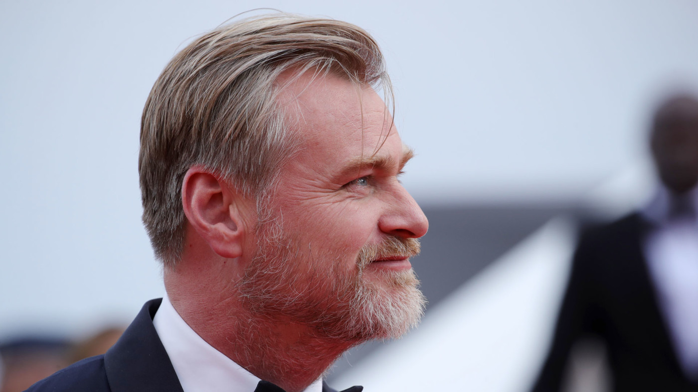 Christopher Nolan Reportedly Hates Having Chairs On Set Update Complex Photographer pierre volot took multiple pictures from set, using the hashtags #dunkirk and #dunkerque.