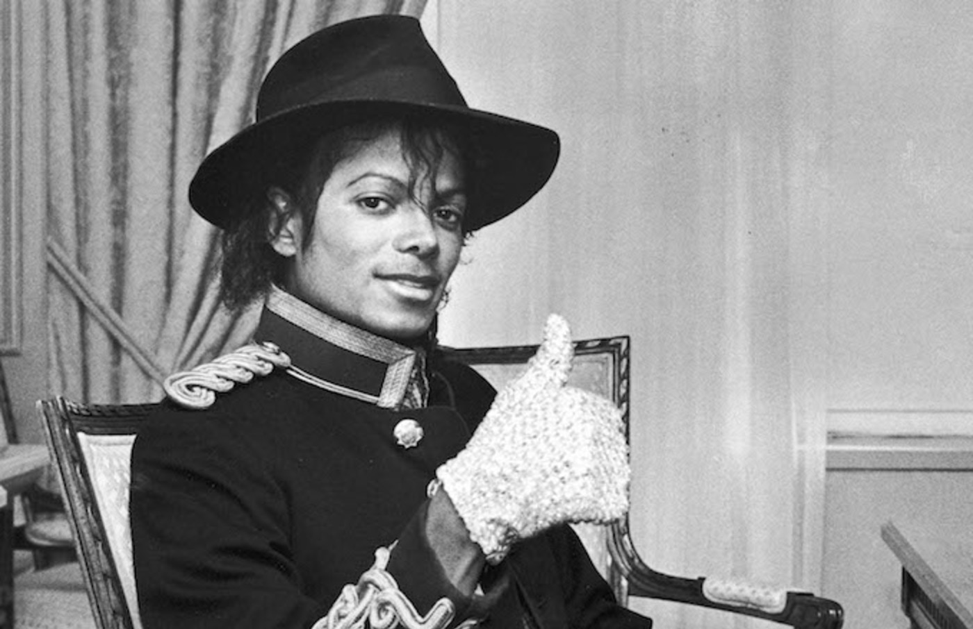 New Meme Reimagines Iconic 80s Moments As Clickbait Complex