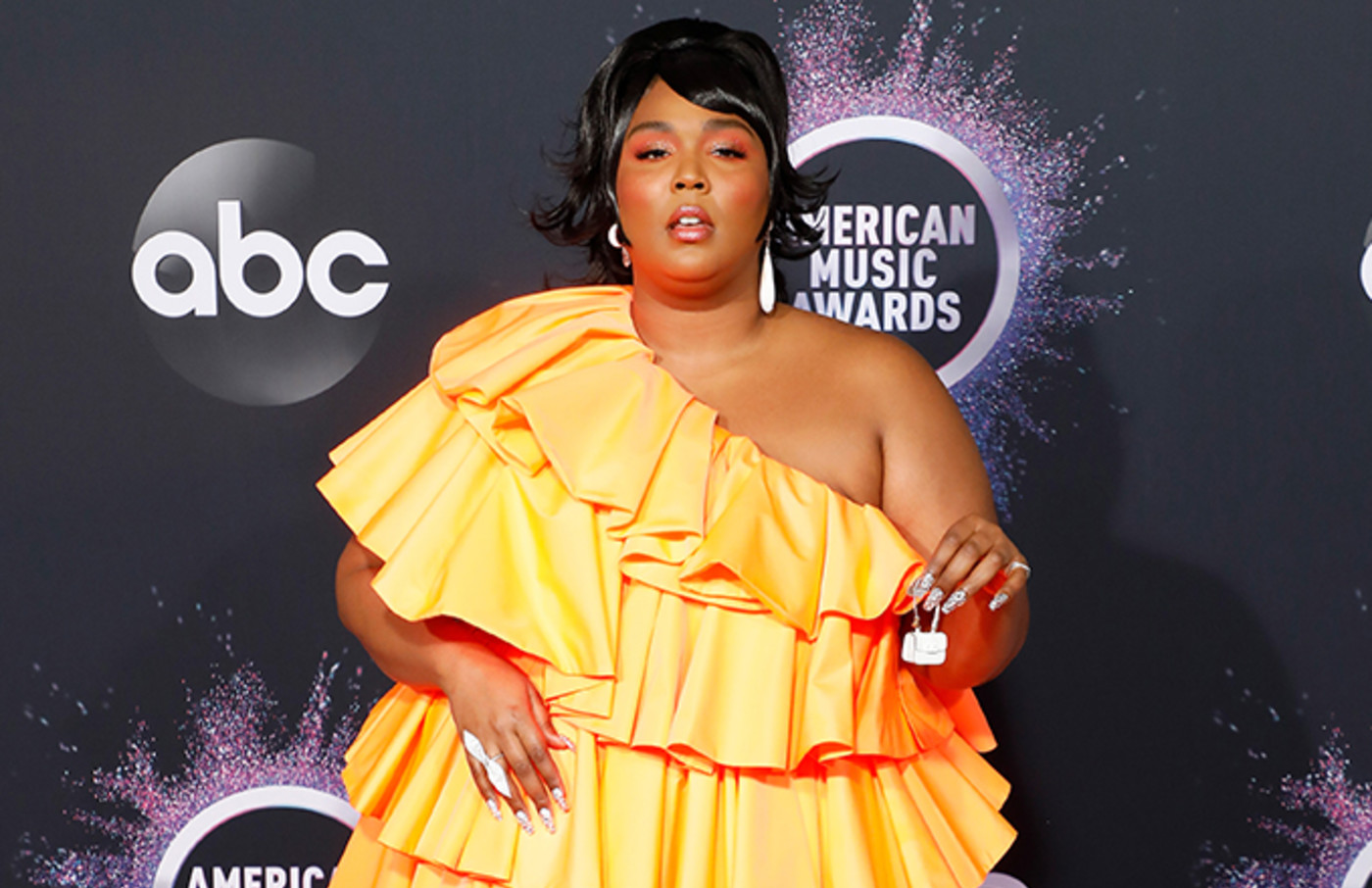 Lizzo Responds To Allegations Of Payola For Water Me Climbing Itunes Charts Complex