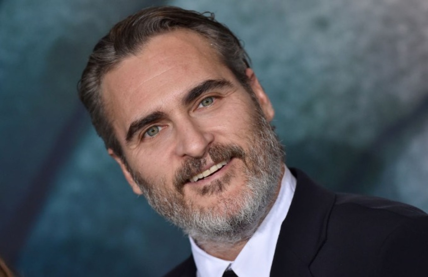 Joker Spawns New Meme As Fans Replace Joaquin Phoenix S Laugh With Other Celebrities Complex