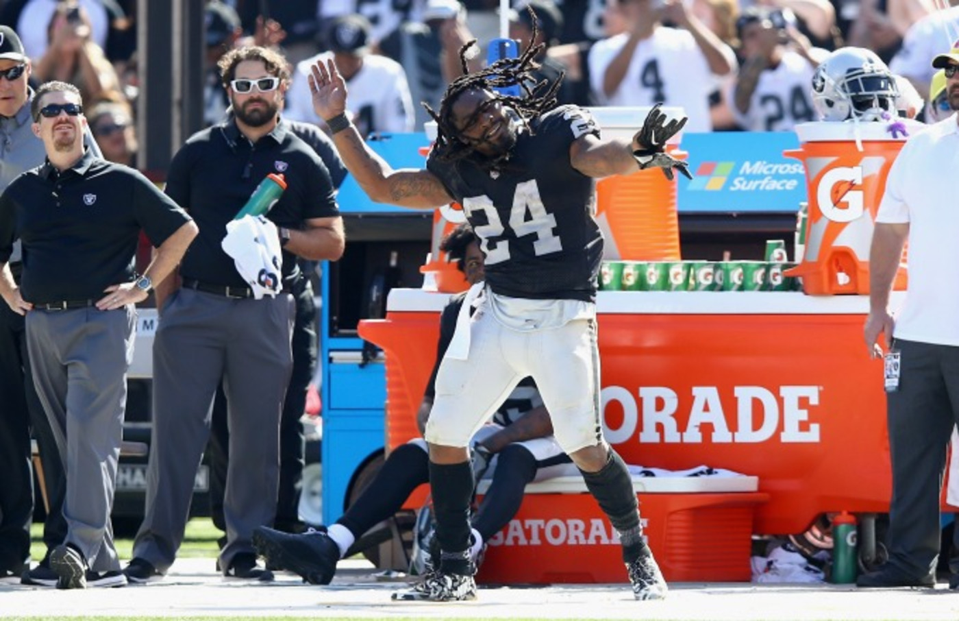 Marshawn Lynch Made Several Jets Players Mad By Dancing On