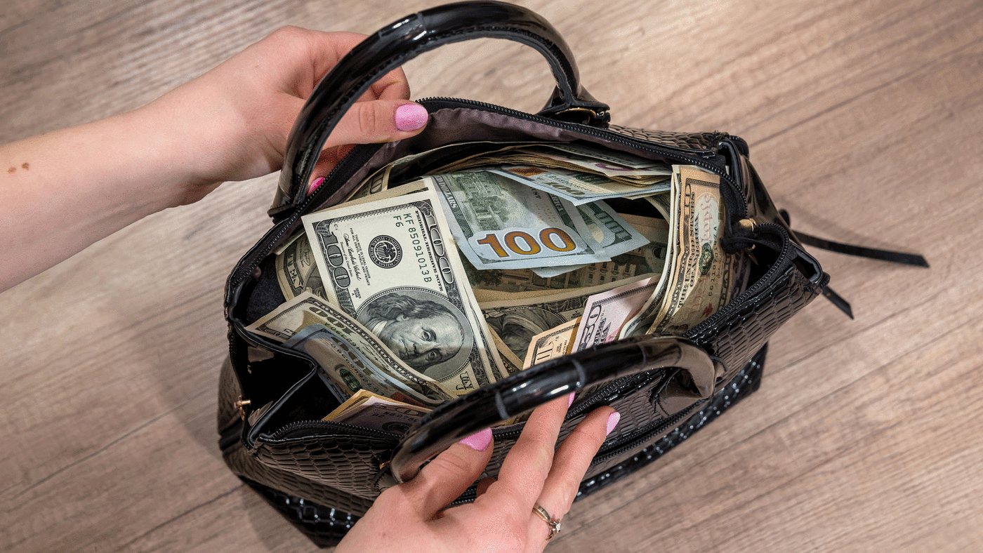 Virginia Family Finds Nearly 1 Million In Middle Of Road Complex
