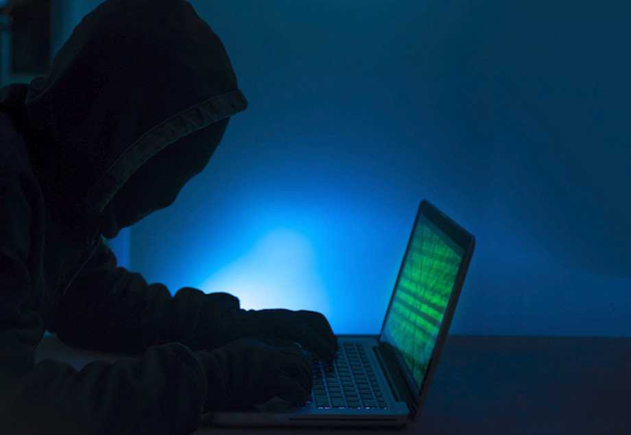 Nigerian Scammer Somehow Pulls Off 'Mega-Scam' of $1 ...