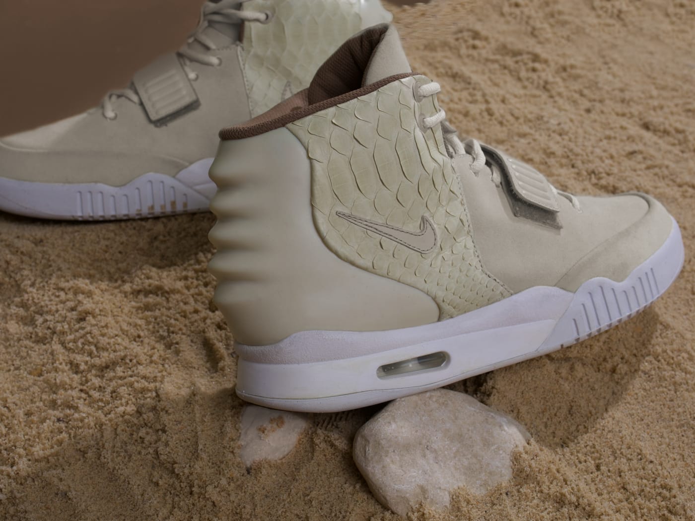 Yeezy 2 laces store