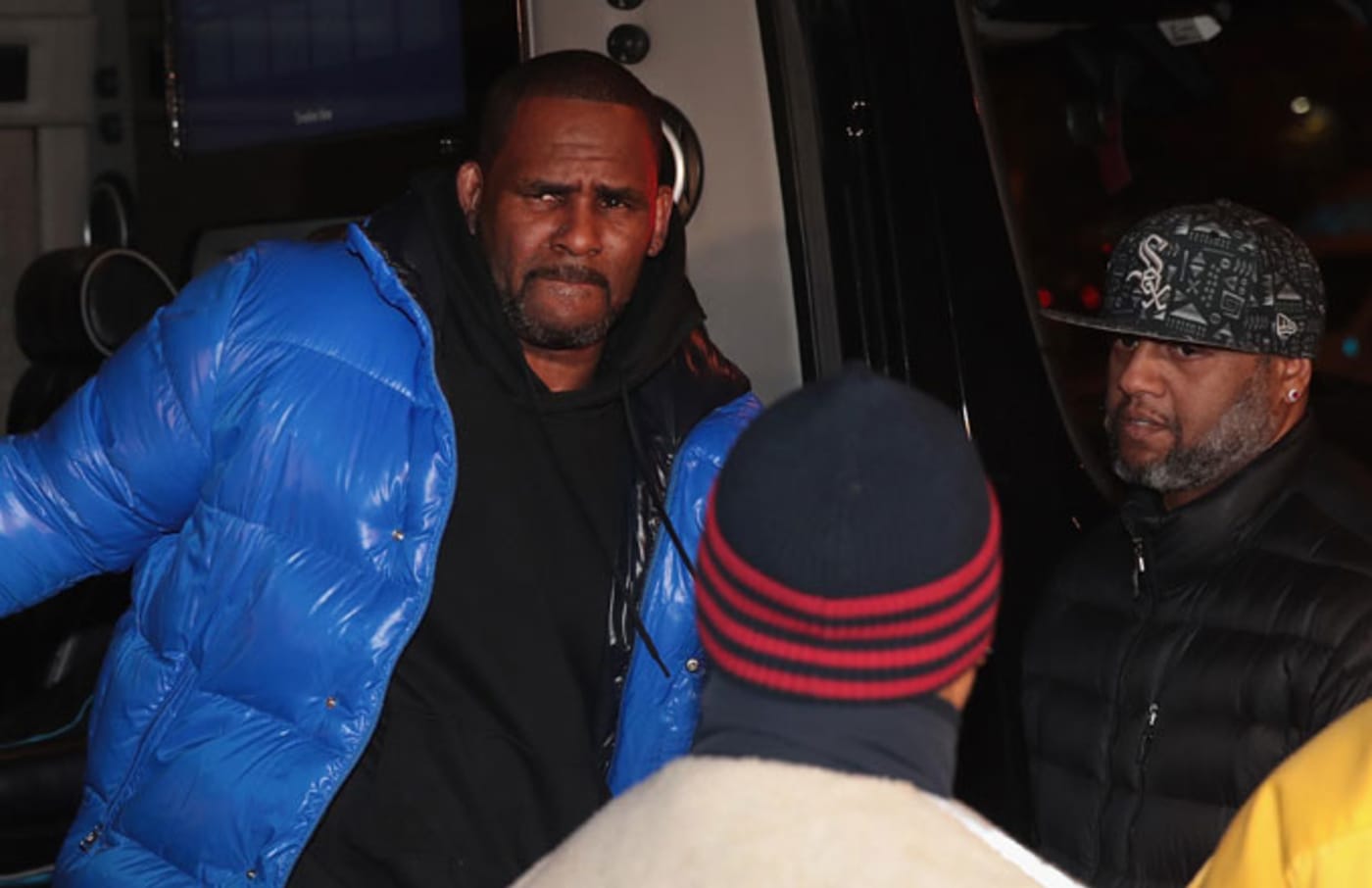 R. Kelly turns himself into Chicago police on Friday, February 22.