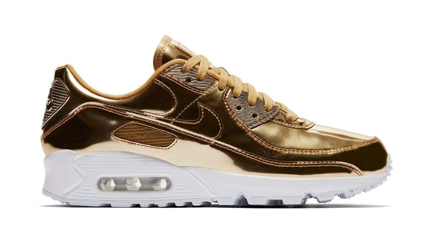 air max 90 metallic gold on feet