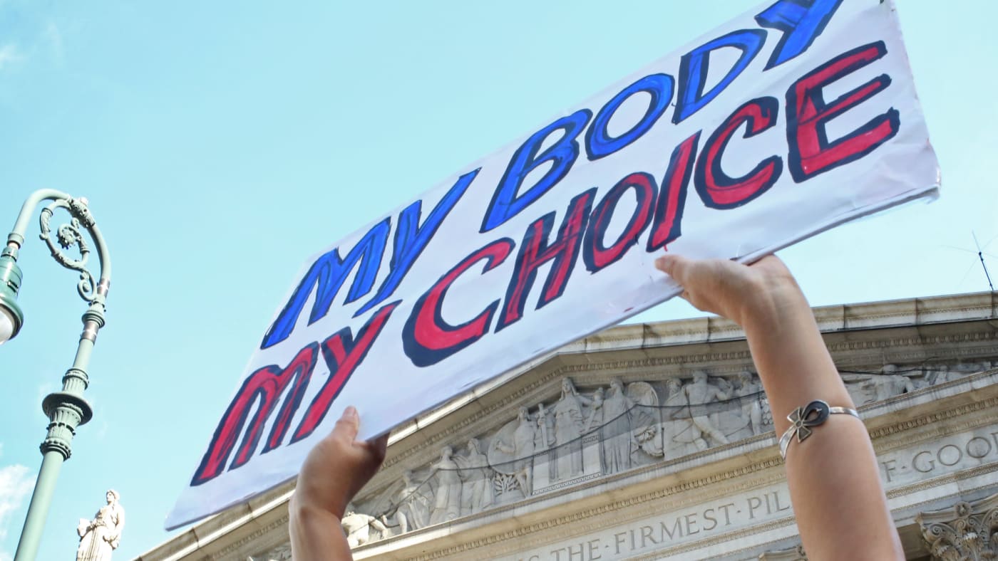 Judge temporarily blocks Texas abortion ban