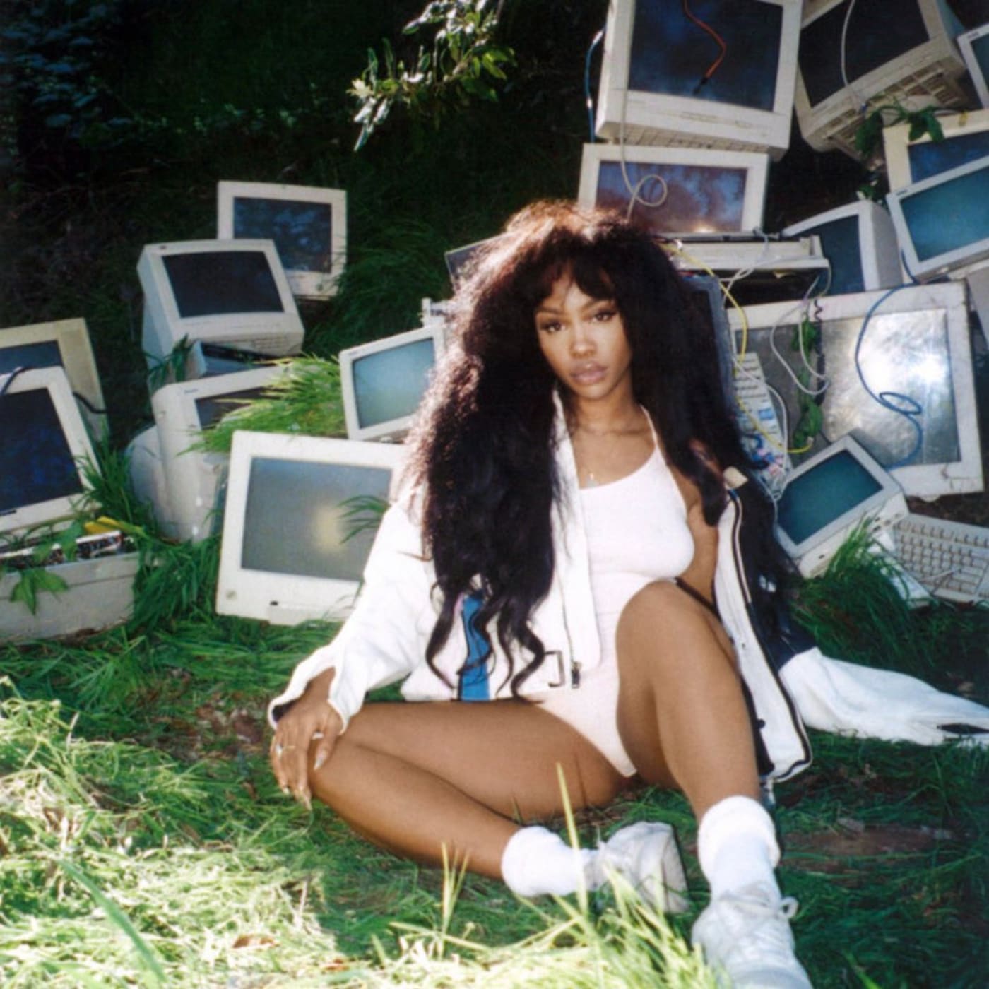 SZA Shares 'CTRL' Deluxe Edition to Celebrate Debut Album's 5th Anniversary  | Complex