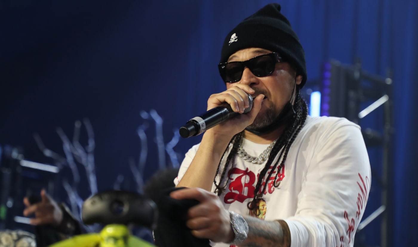bizzy bone apologizes after fight breaks out during verzuz battle complex
