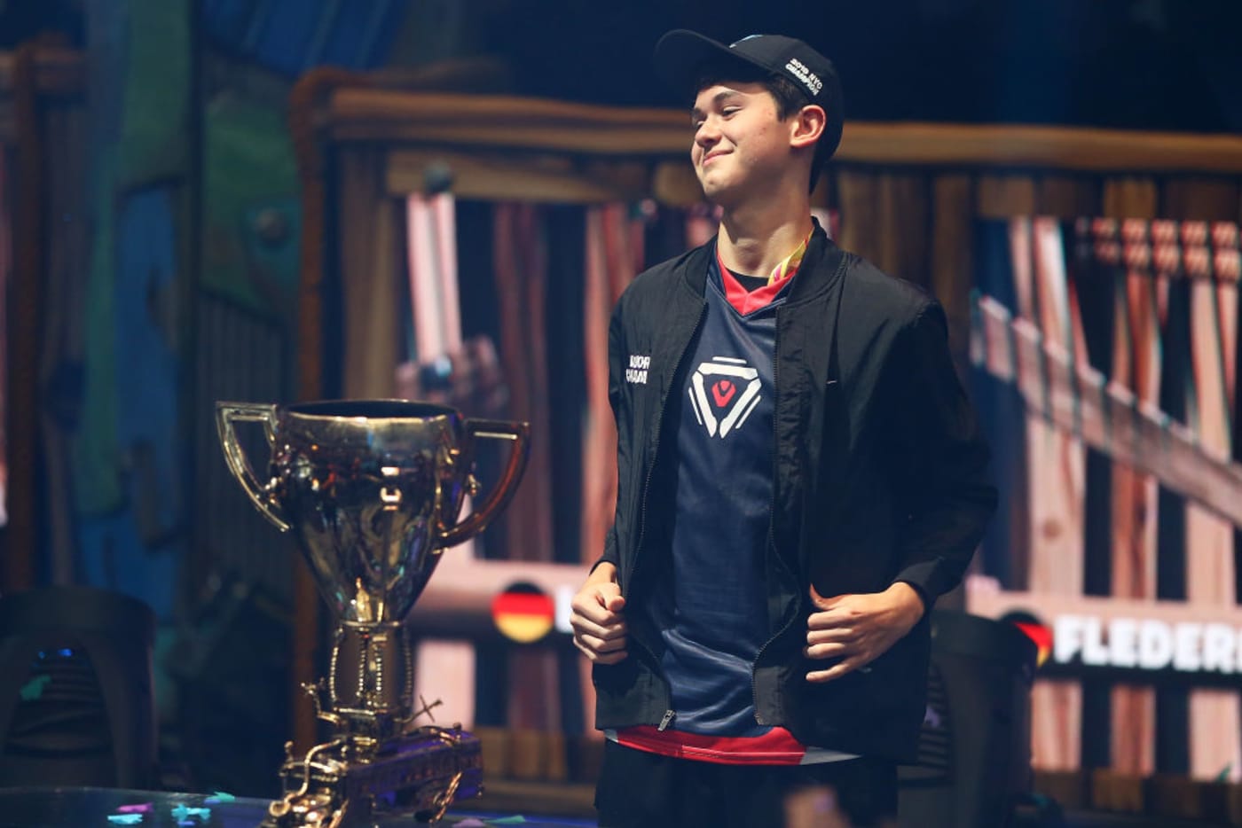16 Year Old Fortnite Player Bags 3 Million At Tournament Complex