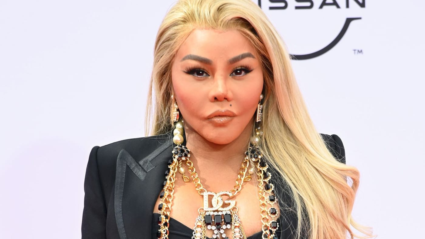 Lil Kim Says She Wants a ‘Verzuz’ Battle With Nicki Minaj | Complex