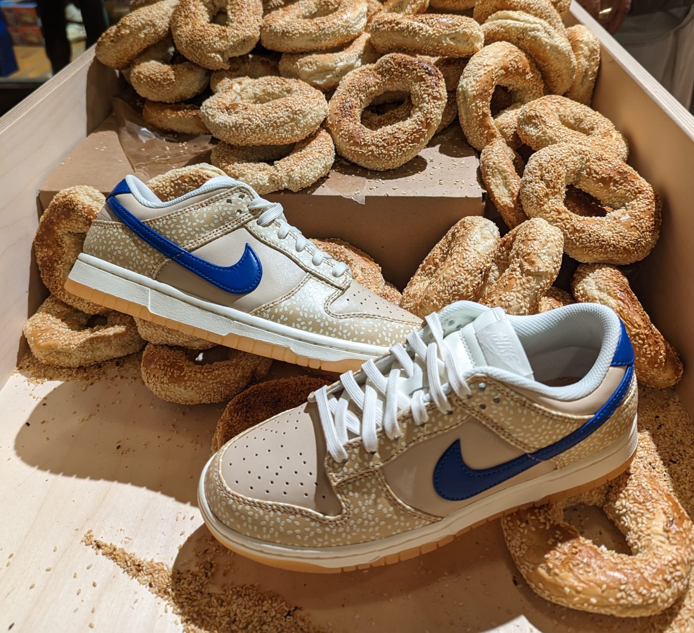 Montrealers Line Up In a Snowstorm For a Chance To Buy Nike Bagel Dunks |  Complex CA
