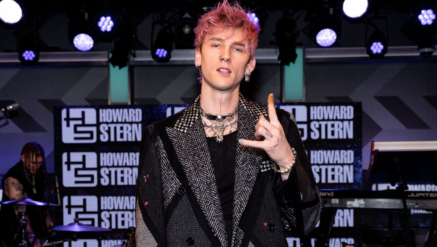 Here Are the 1st Week Numbers for Machine Gun Kelly's 'Mainstream Sellout'  | Complex